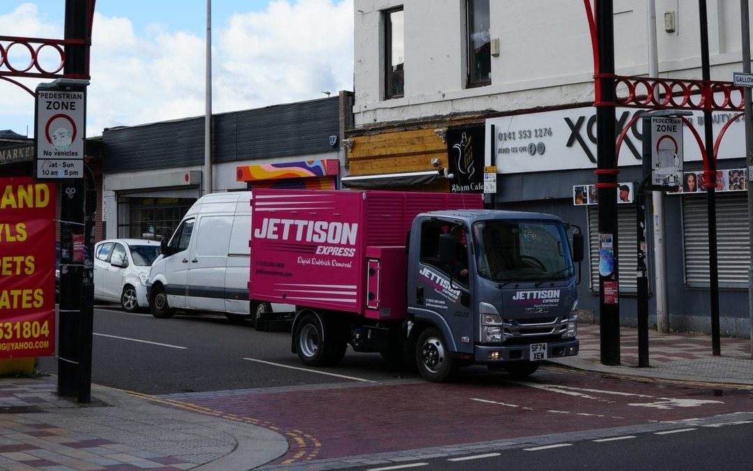 Jettison Express truck below the Barras gateway in Glasgow